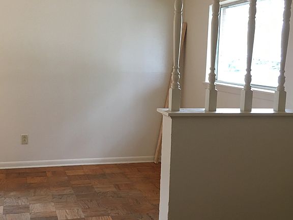 4th image of 9463 Normandie Dr