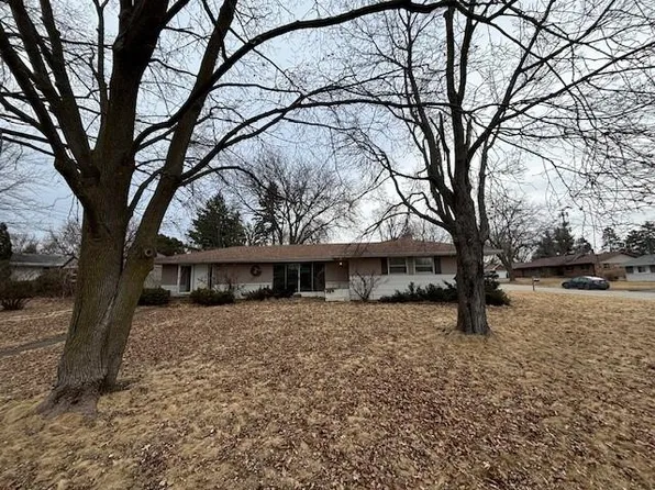 5455 Crestdale Dr, Rockford, IL 61114