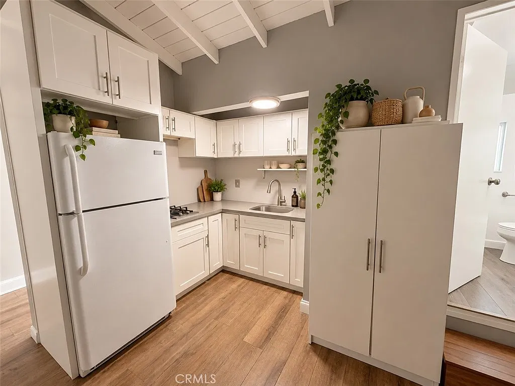 Studio, 500 sqft, $1,795 — Photo 3
