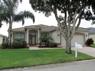 11173 Lakeland Cir, Fort Myers, FL 33913