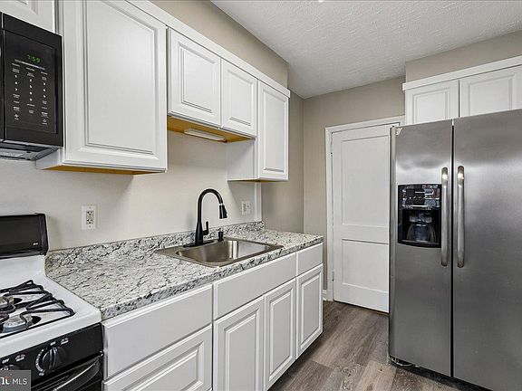 3rd image of 732 Arncliffe Rd