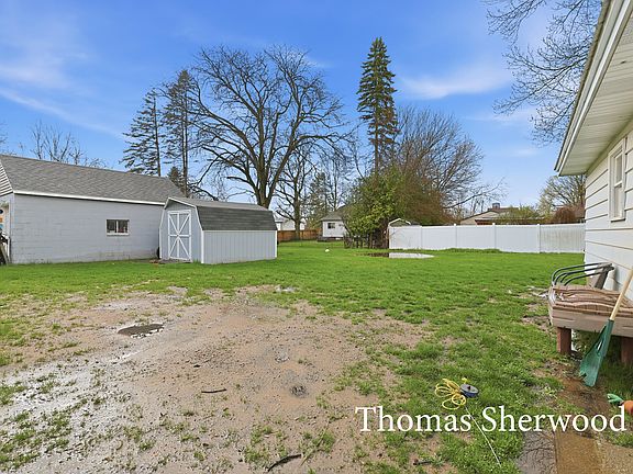 5th image of 409 W Oak St