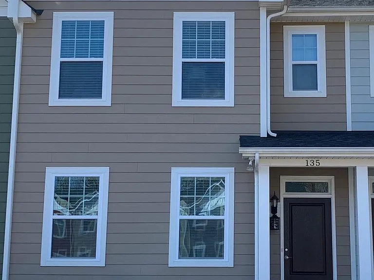 135 Longwood Dr — Photo 8
