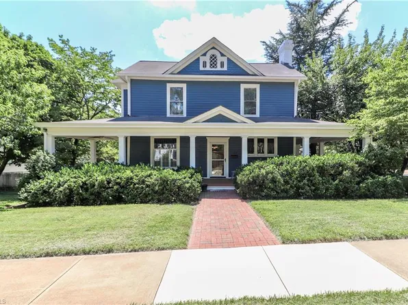 137 N Race St, Statesville, NC 28677