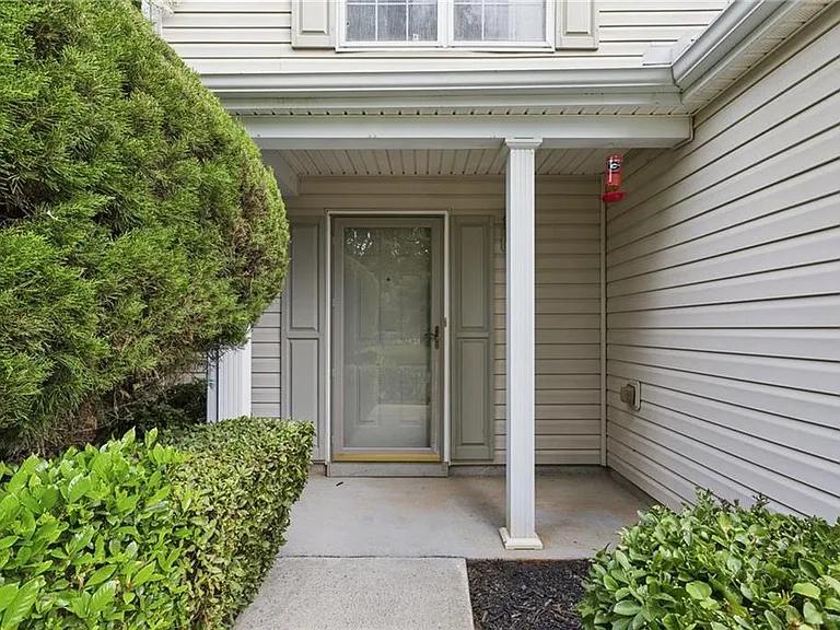 208 Carrington Way — Photo 6
