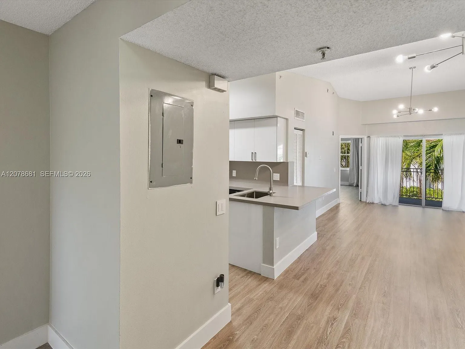 La Via Condo — Photo 4