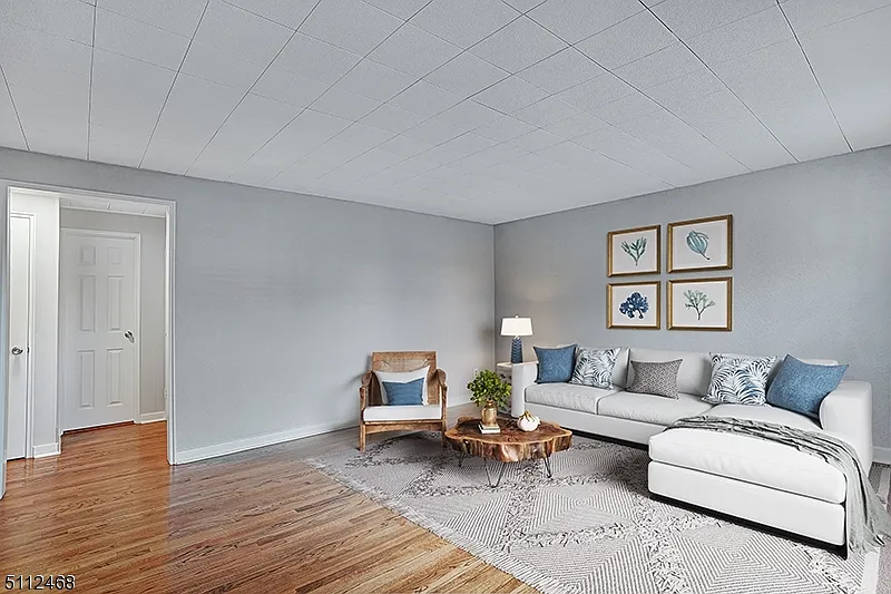 2 bed, 1.0 bath, $2,300 — Photo 3