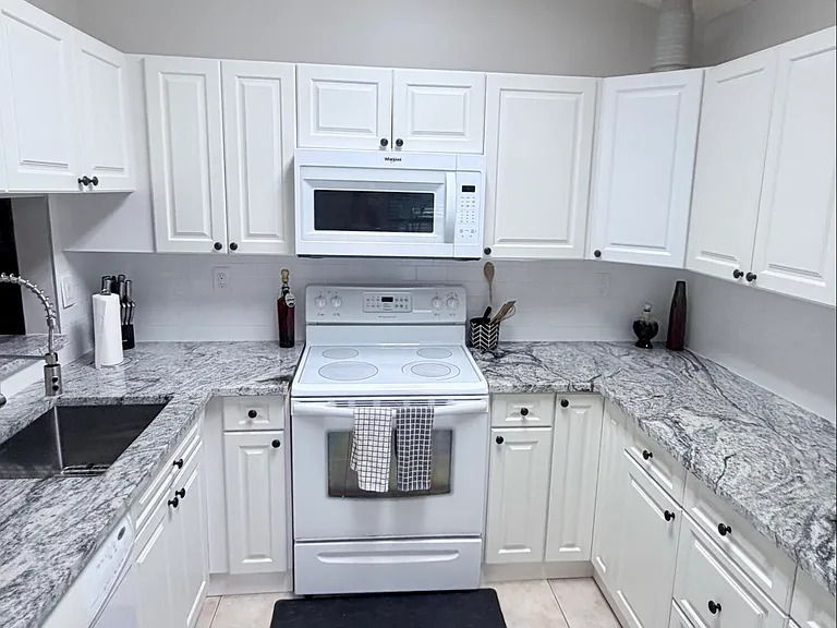 2555 Bedford Mews Dr — Photo 5