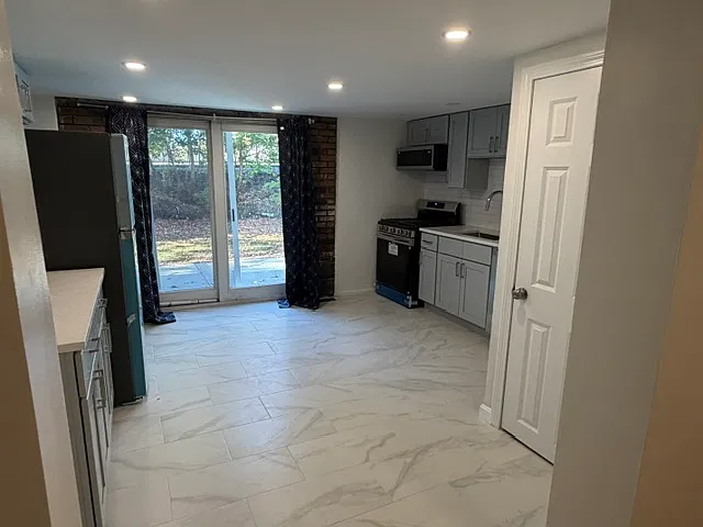 2 bed, $2,350 — Photo 4