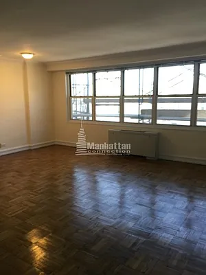 Rented by Manhattan Connection | media 8