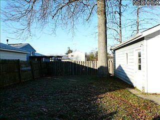 3rd image of 5982 Rosebelle Ave