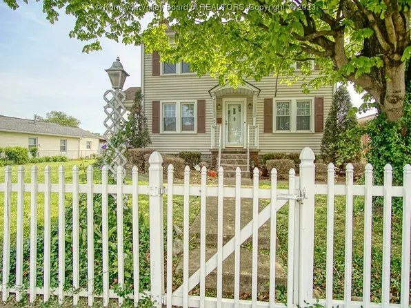 442 22nd St, Dunbar, WV 25064