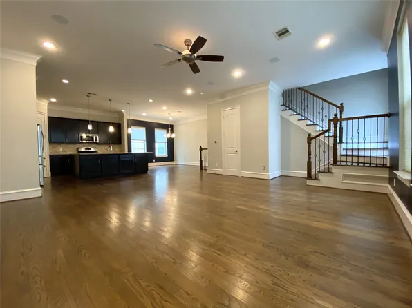 5226 Kiam St Unit 1010, Houston, TX 77007