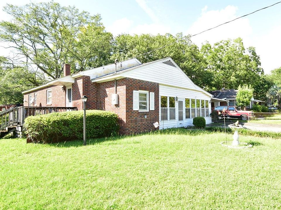 1st image of 2688 Louise Dr