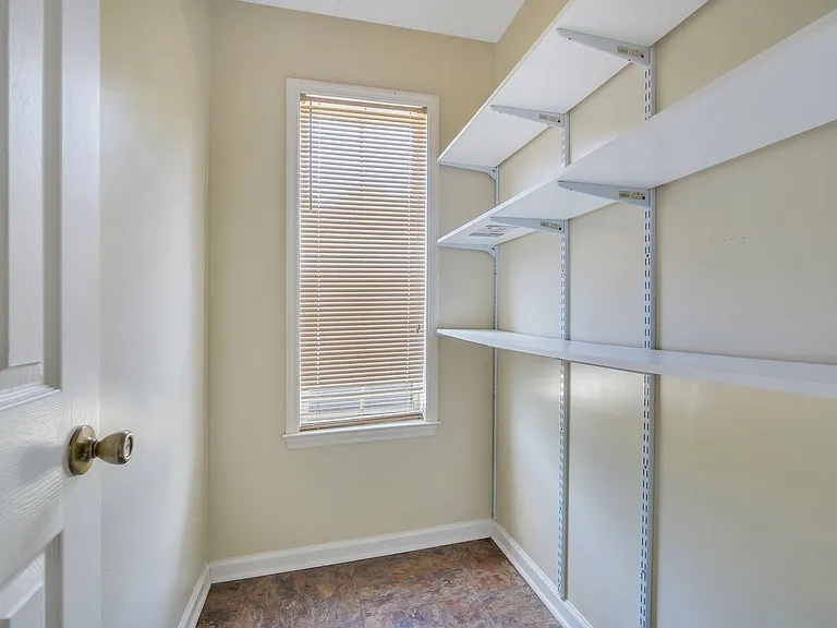 1109 Tomahawk Trl — Photo 4