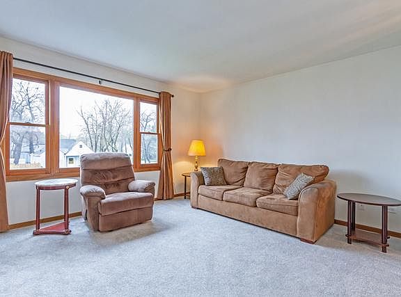 3rd image of 120 Beachview Dr