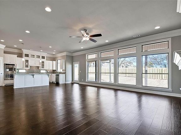 5th image of 3118 N Bellagio Dr