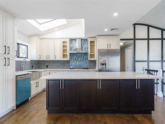 4th image of 3099 Whaleneck Dr