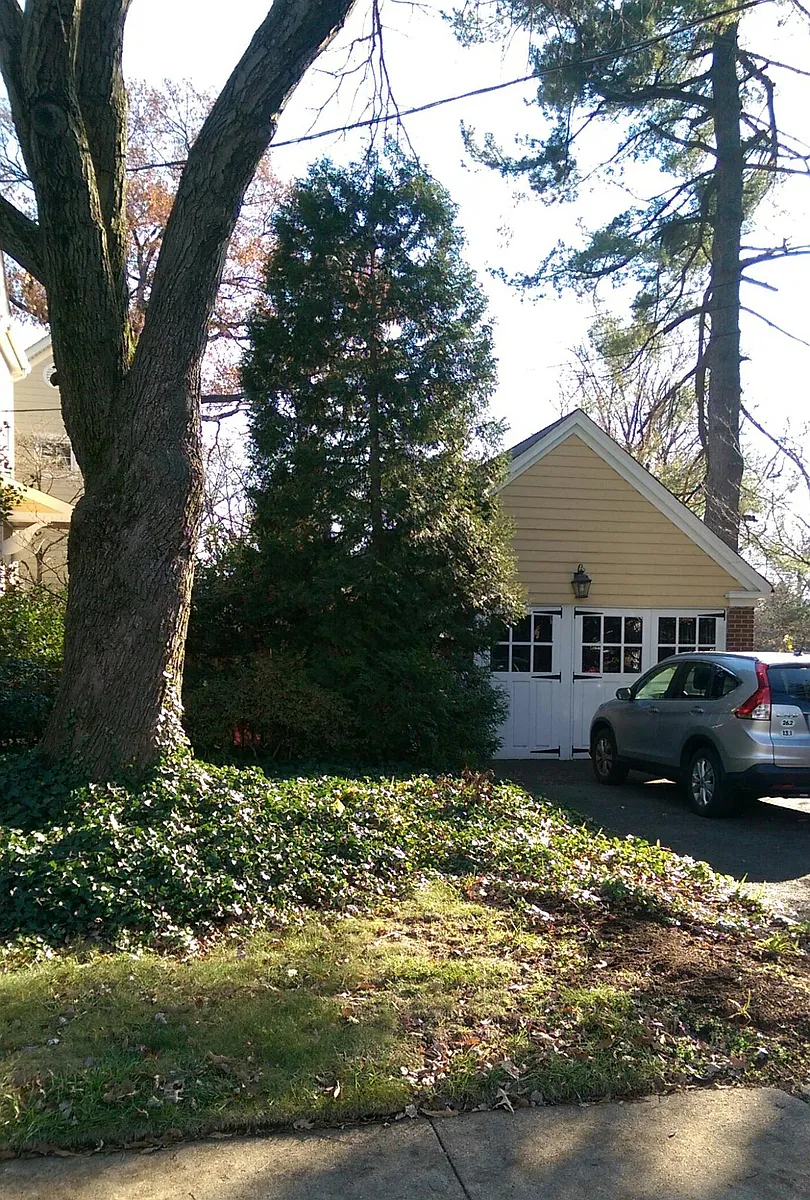 2 car garage - 3200 3rd St S