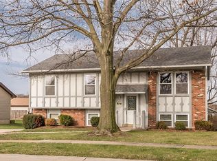 2383 Pheasant Run Dr, Maryland Heights, MO