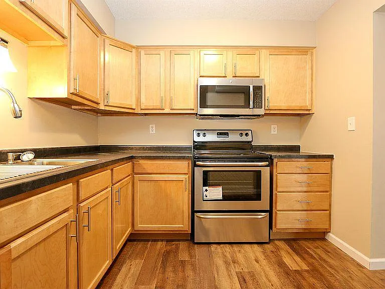 16045 Joplin Ave #2 — Photo 3