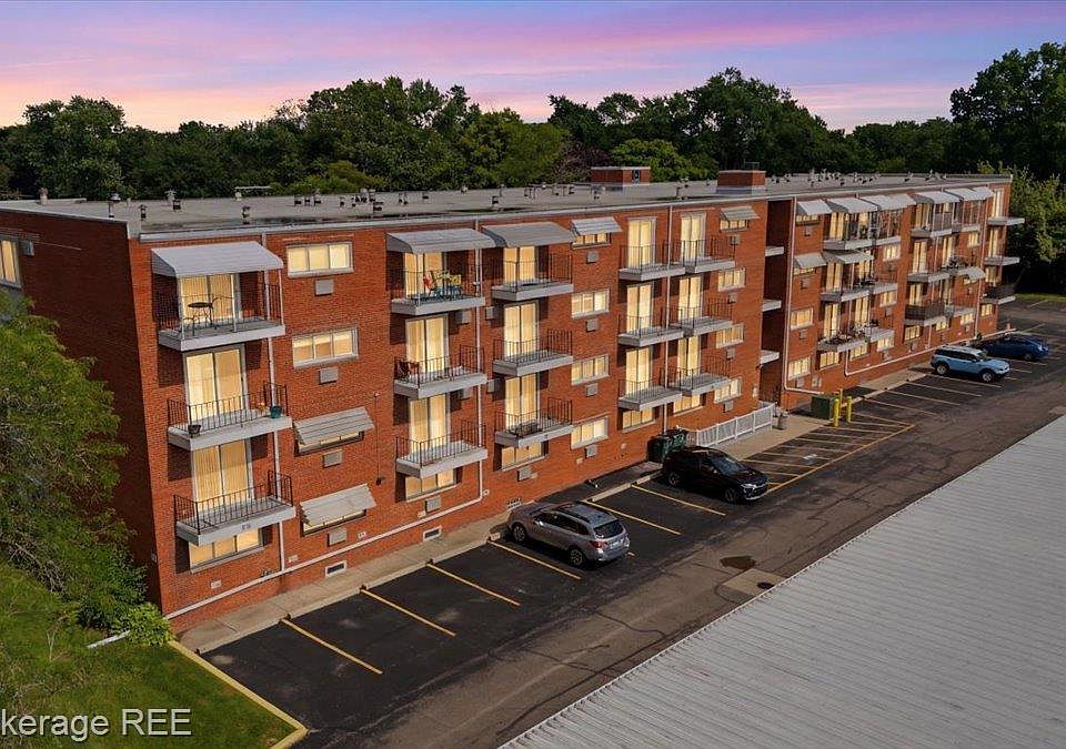 1st image of 2820 Woodslee #310