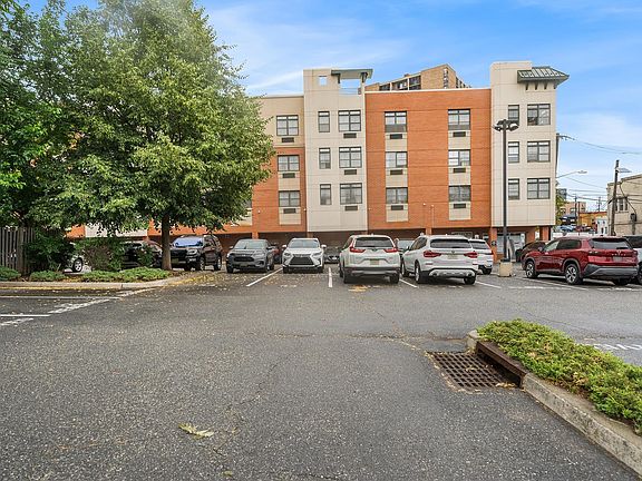 2nd image of 9252 Kennedy Blvd APT 204