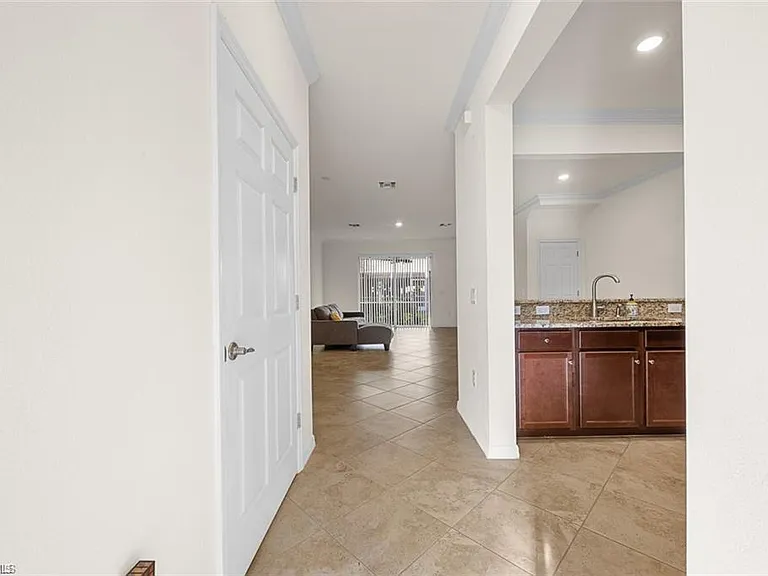 2707 Blossom Way — Photo 10