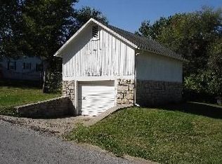 908 Divide St, Excelsior Springs, MO 64024
