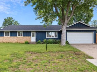 1043 Ramsdell Dr, Apple Valley, MN 55124