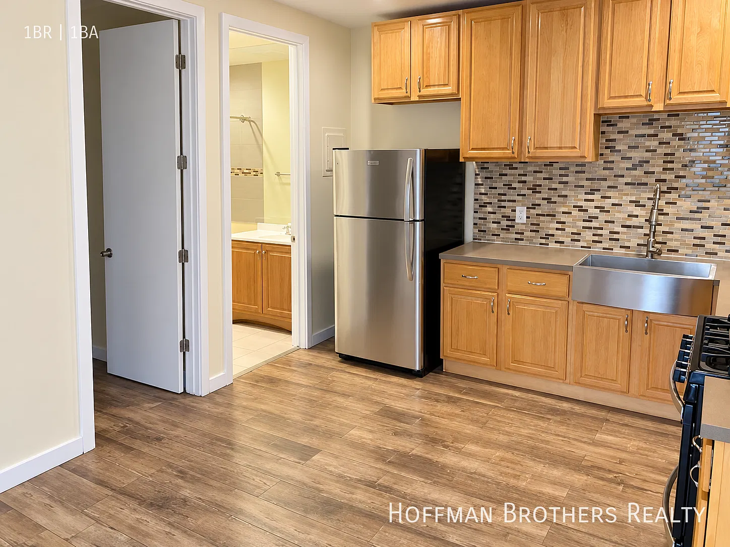 **Section 8 Vouchers Accepted** Updated 1BR with Appliances, Water included & No Application Fee! — Photo 2