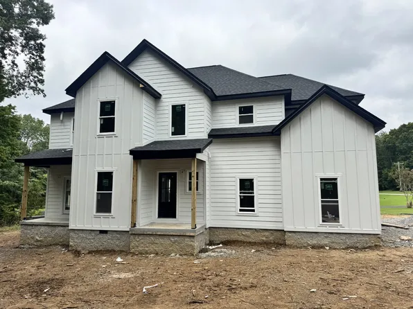 105 Contrary Rd, Burns, TN 37029