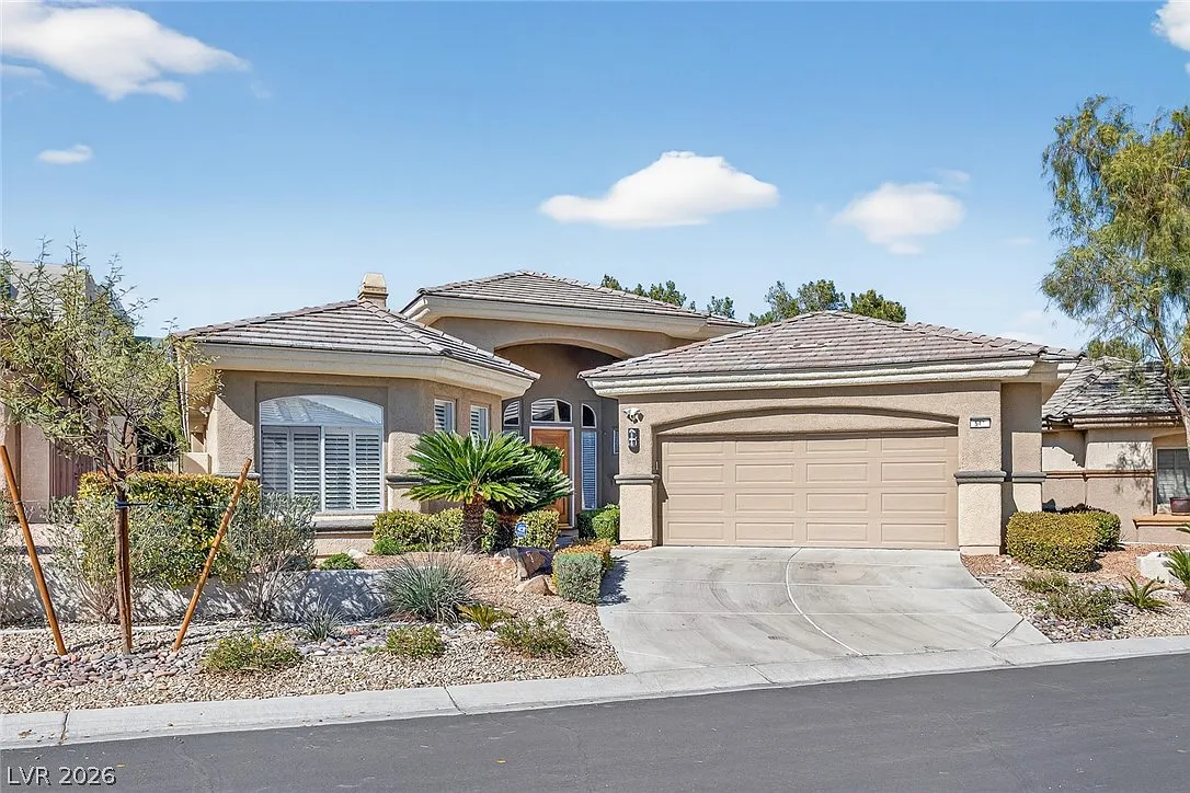 2 bed, 2.5 bath, 2951 sqft, $3,200 — Photo 1