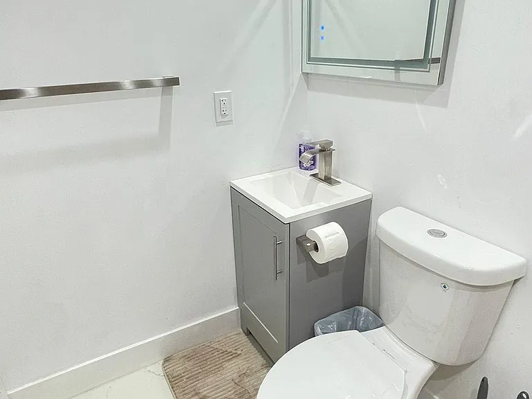 1511 SW 90th Ave — Photo 4