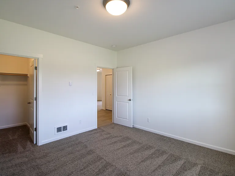 1902 SE Hankel St #13 — Photo 13
