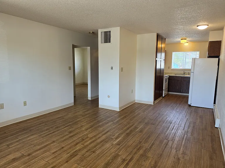1456 Bunting Ave #1 — Photo 2