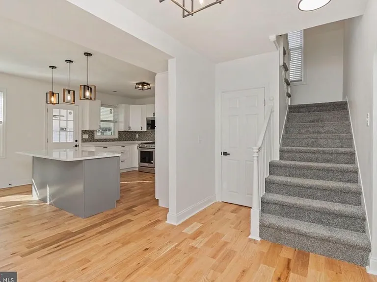 602 S Hammonds Ferry Rd — Photo 9