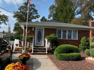 185 Hillcrest St, Staten Island, NY 10308