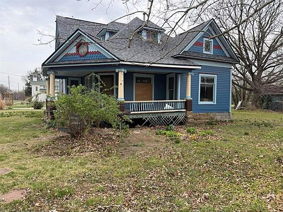 4th image of 300 W Magnolia St