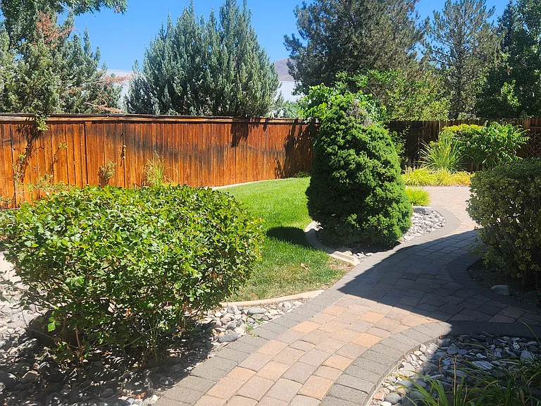 9520 Happy Canyon Dr — Photo 28