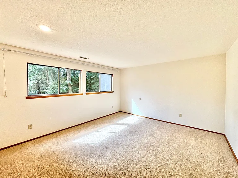 24119 SE 18th Pl — Photo 20