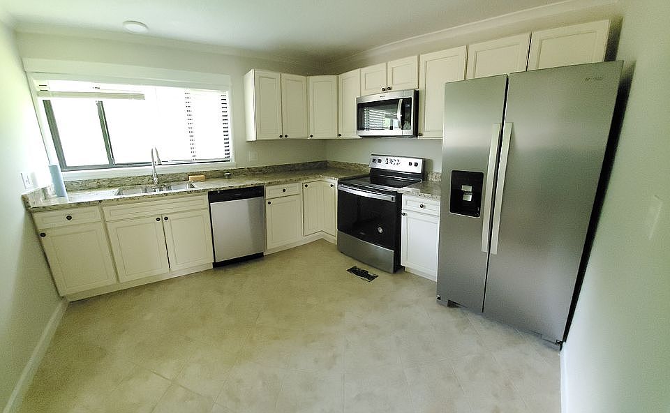 Fully Remodeled Kitchen