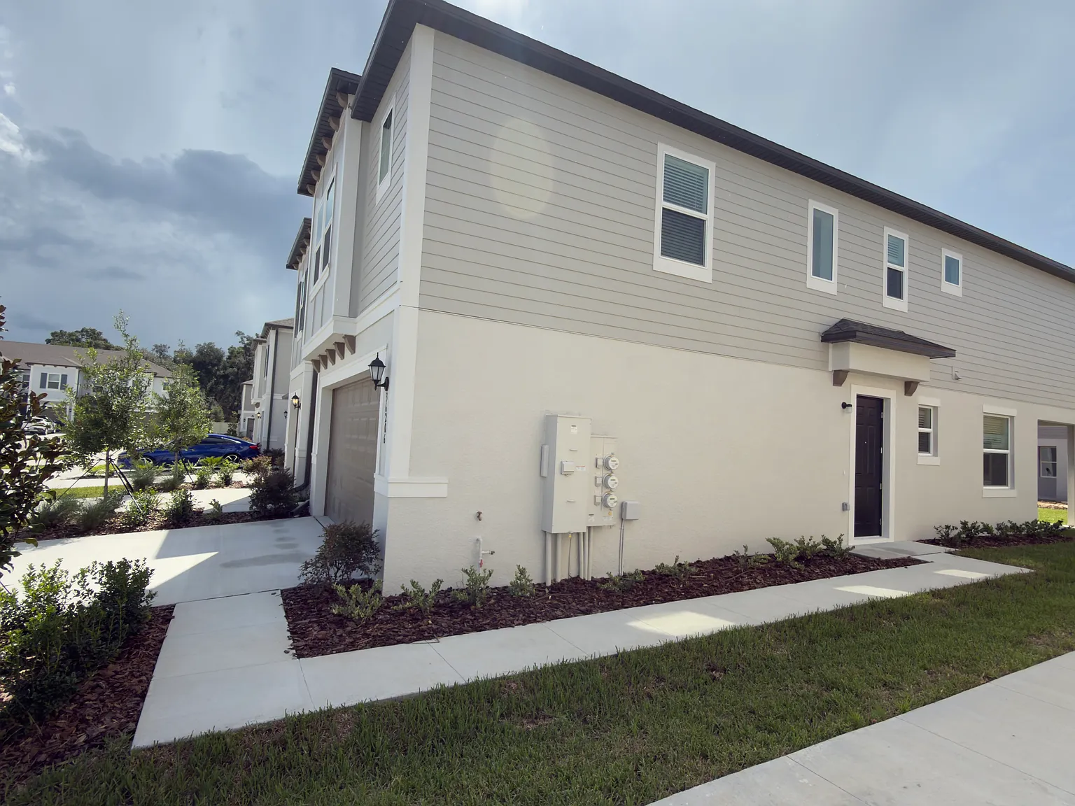 3 bed, 2.5 bath, 1807 sqft, $2,200 — Photo 4