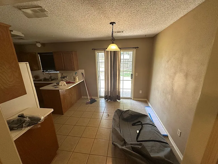 950 Penny Ln — Photo 3