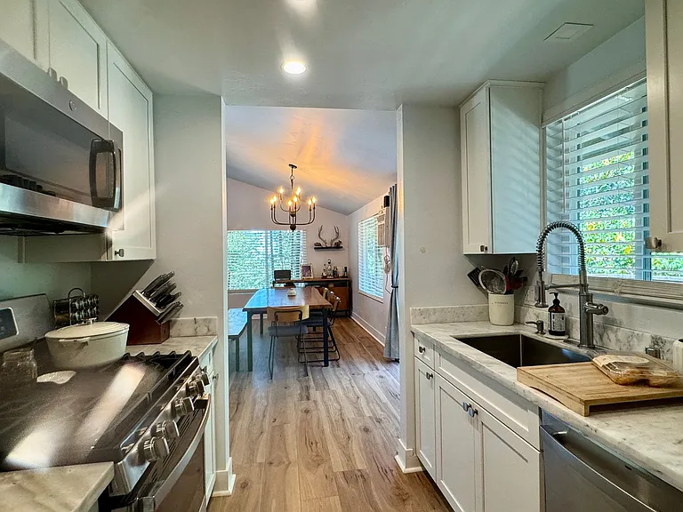 4425 Sierra Springs Dr — Photo 10