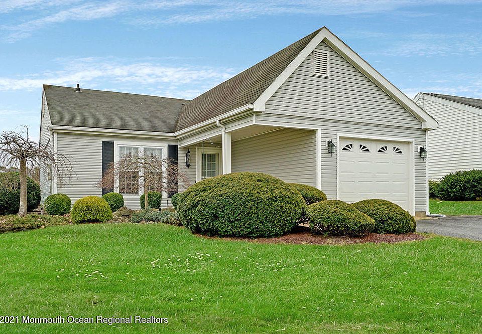 1st image of 27 Woodstock Lane