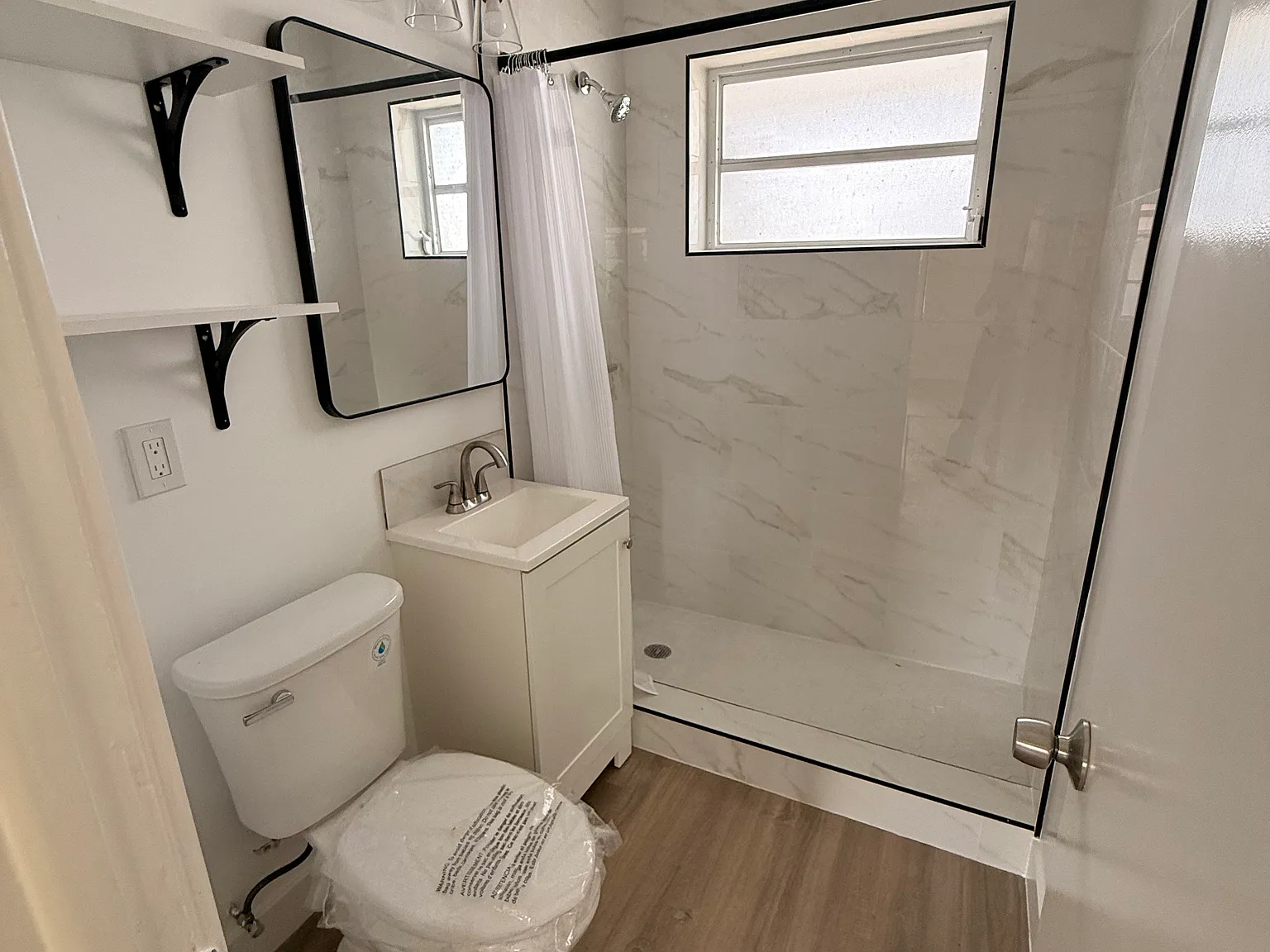 2 bed, 520 sqft, $2,100 — Photo 4