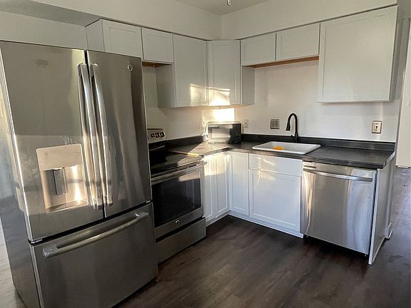 2nd image of 3516 Ashwood Dr