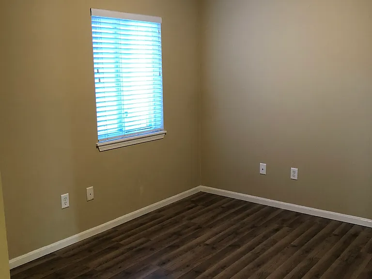 1016 Rockefeller Ln — Photo 7