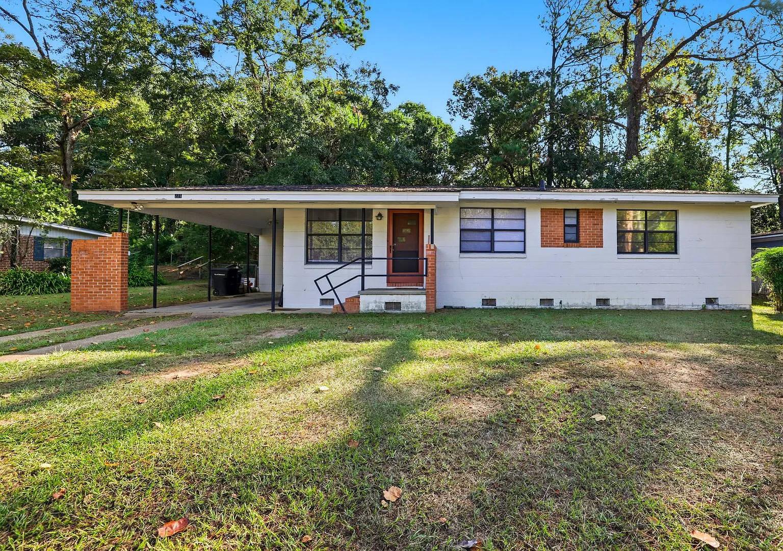 3 Bedroom House by FSU! Now leasing Fall 2027 — Photo 1